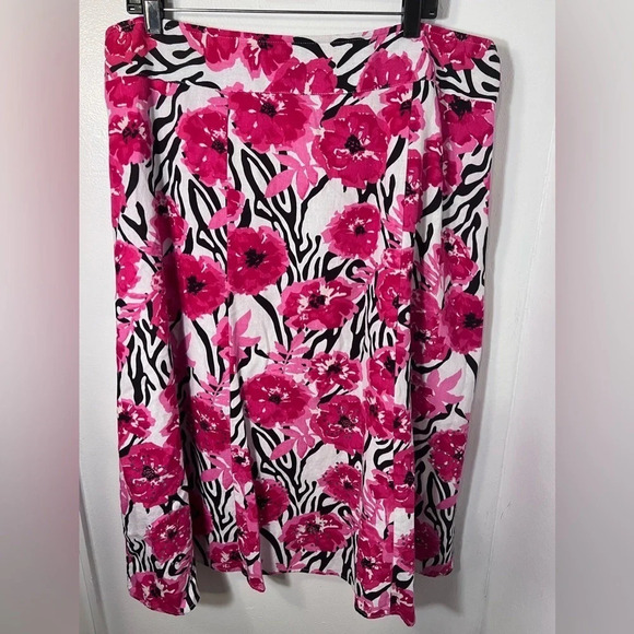 Cato Woman, 18/20, Linen,A-line,floral, stud/bead accents, elastic sides,lined - Picture 1 of 11